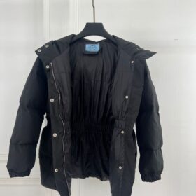 Re-Nylon Daunenjacke Schwarz