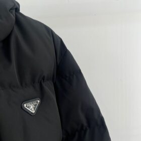 Re-Nylon Daunenjacke Schwarz