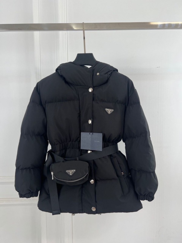 Re-Nylon Daunenjacke Schwarz