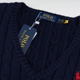 V-Ausschnitt-Pullover aus Zopfstrick Blaue