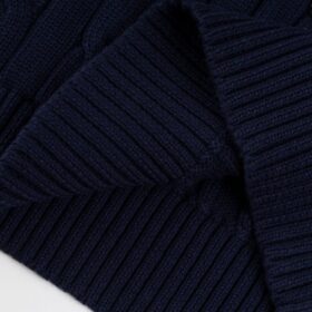 V-Ausschnitt-Pullover aus Zopfstrick Blaue