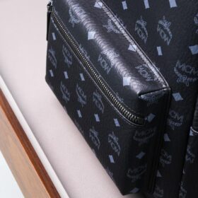 Stark Schwarz 38 cm