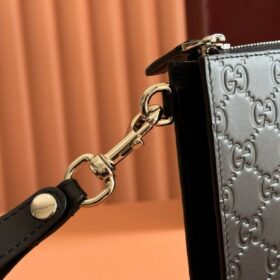 GG Emblem Pouch Schwarz 30.5 cm