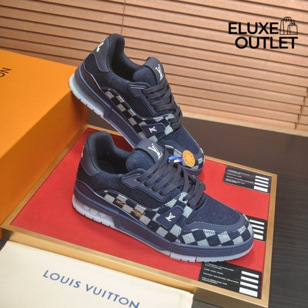 Trainer Blau