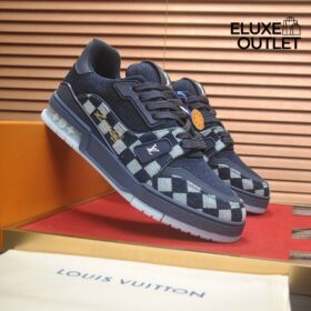Trainer Blau