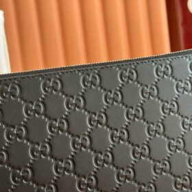 GG Emblem Pouch Schwarz 30.5 cm
