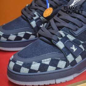 Trainer Blau