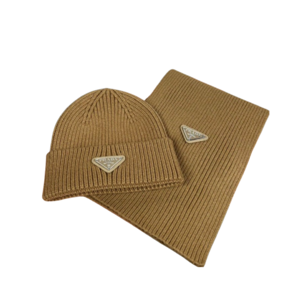 Beanie und Schal Braun
