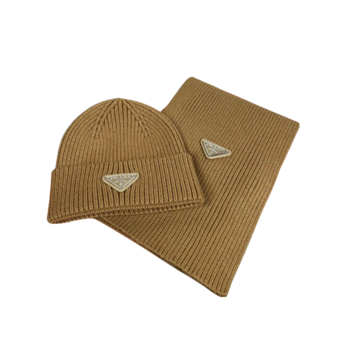 Beanie und Schal Braun