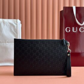 GG Emblem Pouch Schwarz 30.5 cm