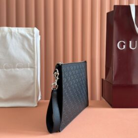 GG Emblem Pouch Schwarz 30.5 cm