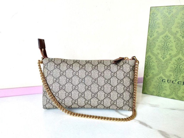 GG Supreme Wallet on Chain 22.5 cm