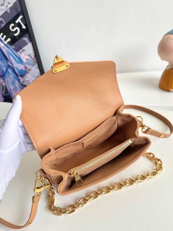 Pochette Metis East West Sand 21.5 cm