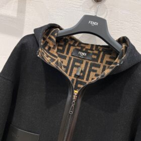 Wendejacke aus Wolle Schwarz