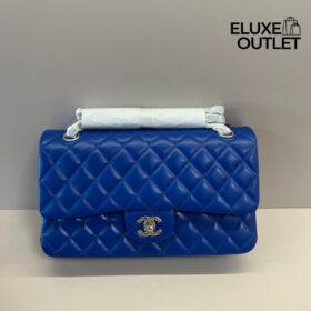 Classic Flap Dunkelblaues Lammleder 25.5 cm