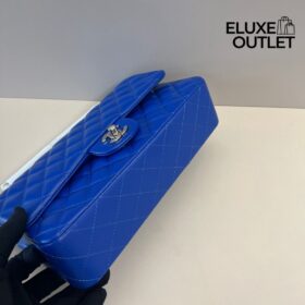 Classic Flap Dunkelblaues Lammleder 25.5 cm