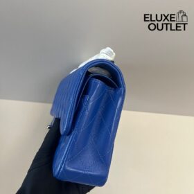 Classic Flap Dunkelblaues Lammleder 25.5 cm