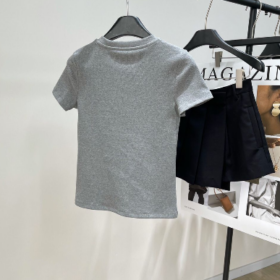 Graues nahtloses Shirt