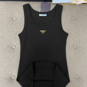 Schwarzes Rippstrick-Jersey