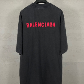T-Shirt in verblasstem Schwarz