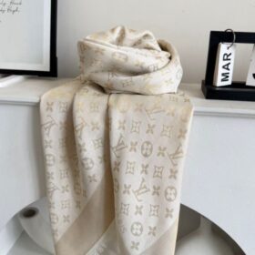 Monogramm Ivory