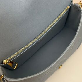 Diane Blau blass 23 cm