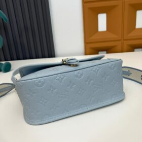Diane Blau blass 23 cm