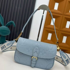 Diane Blau blass 23 cm