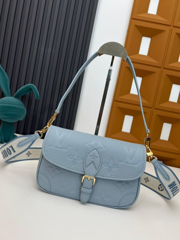 Diane Blau blass 23 cm
