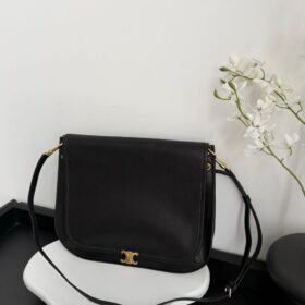 Triomphe Glänzendes Lammfell Schwarz 32 cm