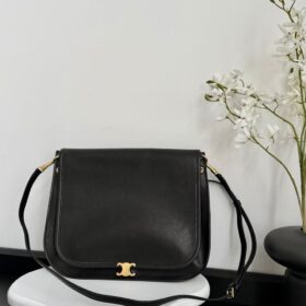 Triomphe Glänzendes Lammfell Schwarz 32 cm