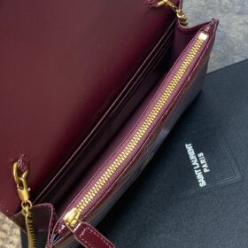 Kettengeldbörse Aus Lackleder - Dunkelrot 19 cm