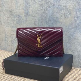 Kettengeldbörse Aus Lackleder - Dunkelrot 19 cm