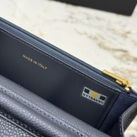Classic Wallet on Chain Dunkelblau/Gold 19cm