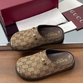 GG Monogram Horsebit Flat Mules Braun