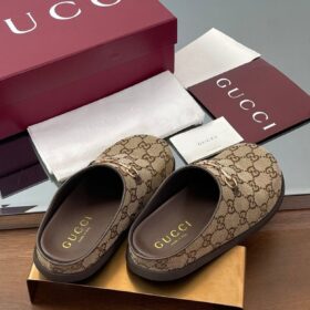 GG Monogram Horsebit Flat Mules Braun