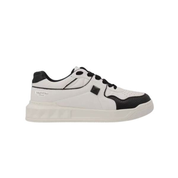 Weiße & schwarze One-Stud-Sneaker