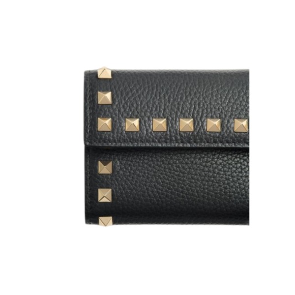 Rockstud Dreifach-Geldbörse aus genarbtem Kalbsleder 11 cm