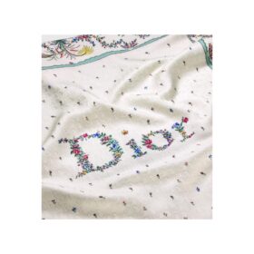 Dioramour Revolution Flowers 90 Quadratischer Schal