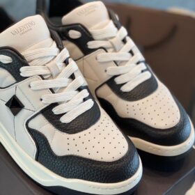 Weiße & schwarze One-Stud-Sneaker