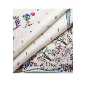 Dioramour Revolution Flowers 90 Quadratischer Schal
