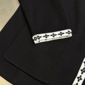 Gestrickter Blazer aus im Preppy-Stil