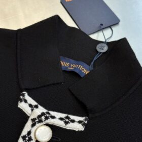 Gestrickter Blazer aus im Preppy-Stil