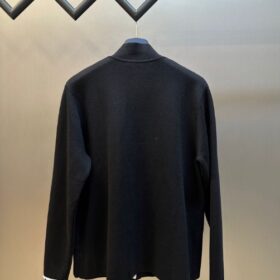 Gestrickter Blazer aus im Preppy-Stil