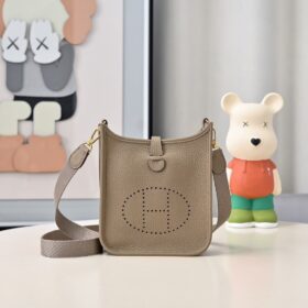 Evelyne III 29  Beige / Gold