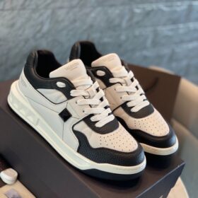 Weiße & schwarze One-Stud-Sneaker