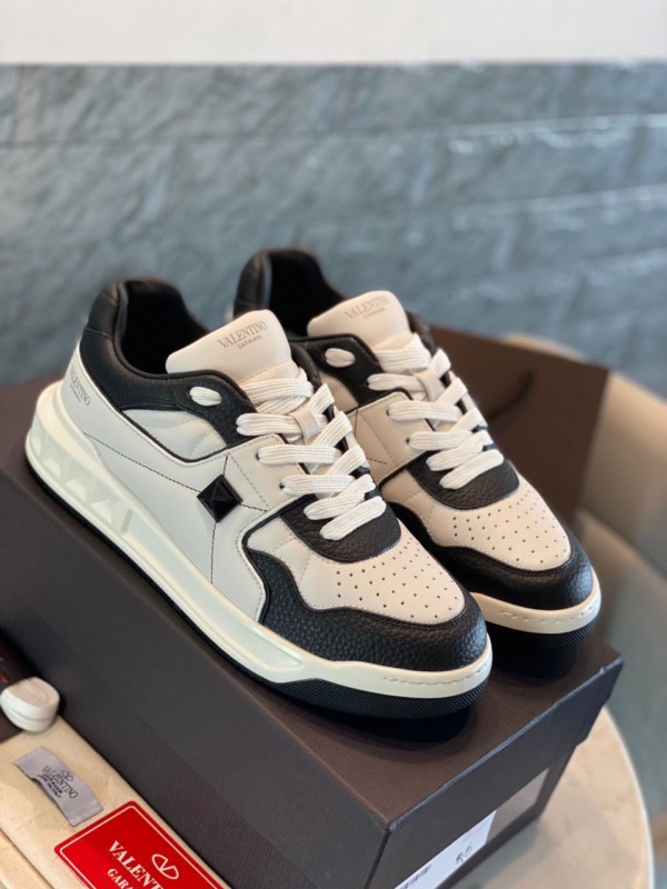 Weiße & schwarze One-Stud-Sneaker