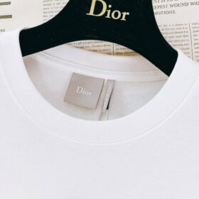 T-Shirt with Pocket Weiß