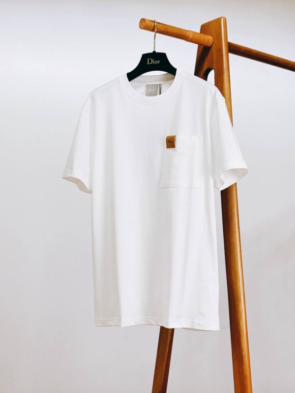 T-Shirt with Pocket Weiß