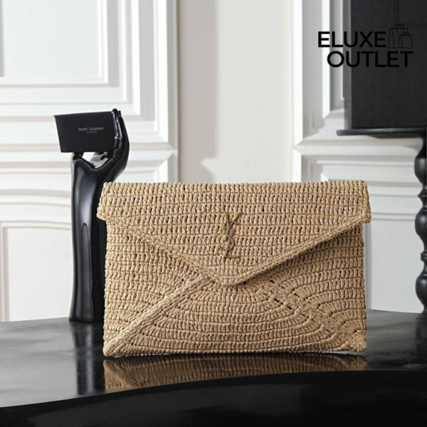 Cassandre Envelope Pouch aus Raffia 29.5 cm